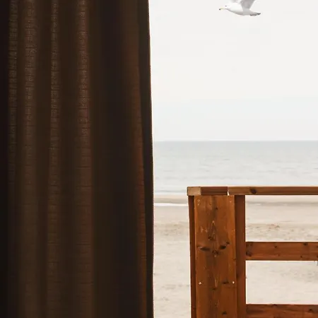 Aparthotel Strandhuisjes Zoomers Aan Zee *